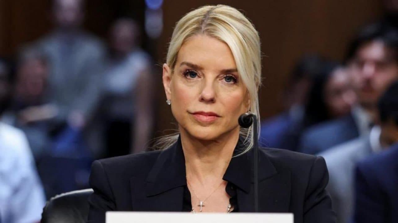Epstein Files Drama Explodes as Pam Bondi Faces Calls to Resign